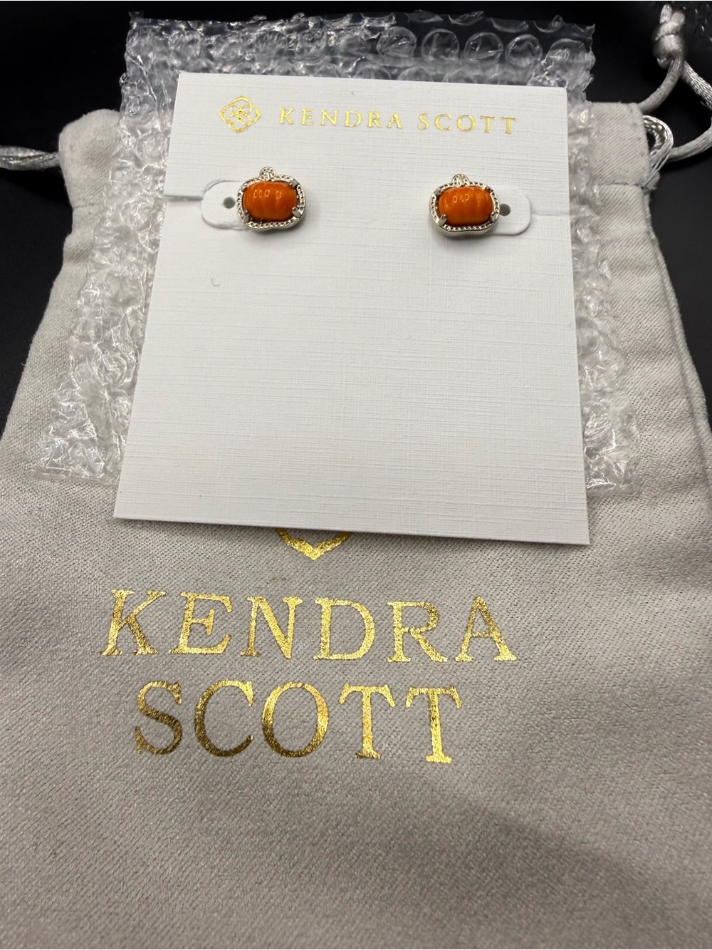 Kendra Scott pumpkin Stud Earrings in Silver - Picture 4 of 4